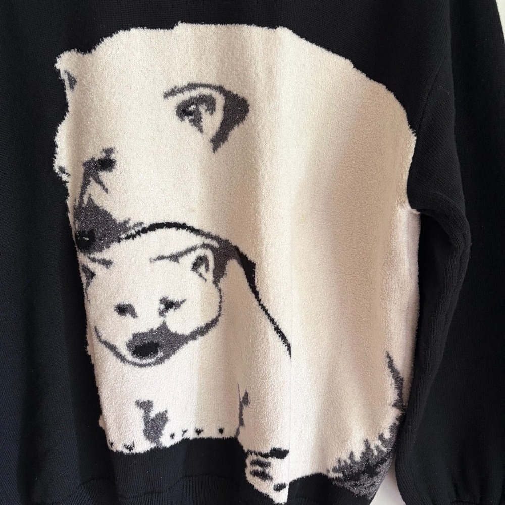 St. John Sweater Size Medium Black Mock Neck Polar Bear Graphic Knit Pullover - Picture 3 of 13